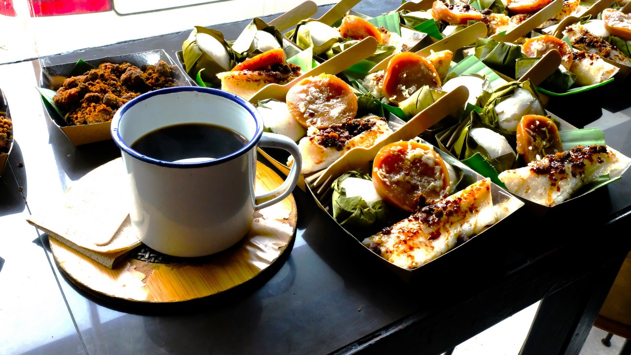 Coffee and kakanin at Glory Café. Jeeves de Veyra